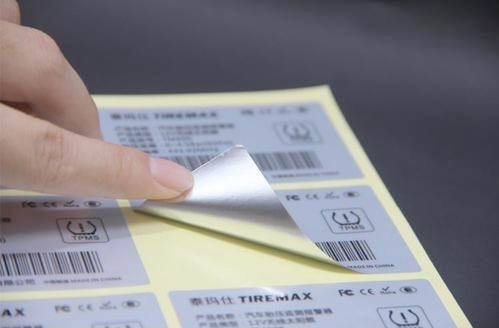 Un buon prezzo. Silver Sticker Label with Permanent Acrylic Adhesive Resistant to Water Oil and Chemicals for Custom Quantities From 100 To 10,000+ in linea