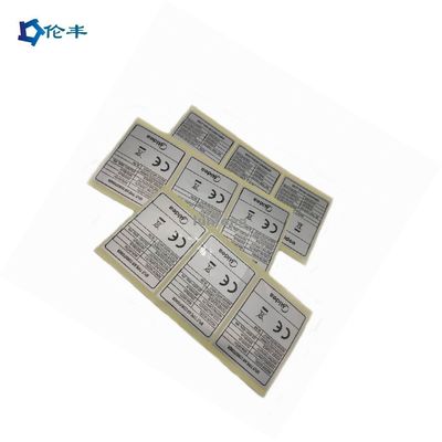 Un buon prezzo. Etichetta adesiva in argento a prova di UV con stampa flessibile e adesivo acrilico permanente per elettronica e uso esterno in linea